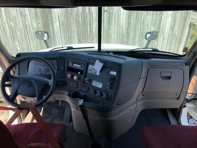 1FUJGLDR7CSBK1221 - 2012 FREIGHTLINER CASCADIA 1 WHITE photo 6