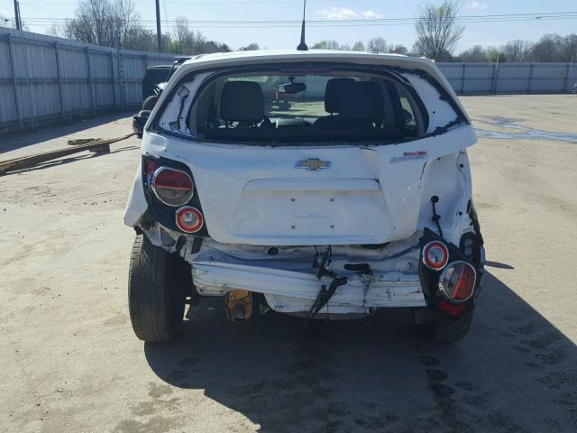 1G1JA6SH4E4127611 - 2014 CHEVROLET SONIC LS 白色 照片 9