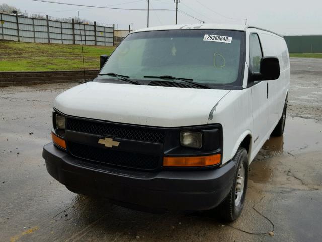 1GCHG39U361232911 - 2006 CHEVROLET EXPRESS G3 WHITE photo 2