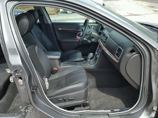 3LNHL2JC3CR830776 - 2012 LINCOLN MKZ GRAY photo 5