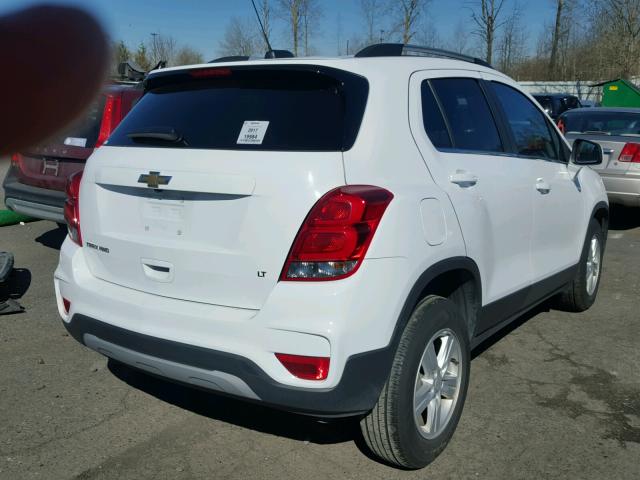 3GNCJPSBXHL167828 - 2017 CHEVROLET TRAX 1LT WHITE photo 4