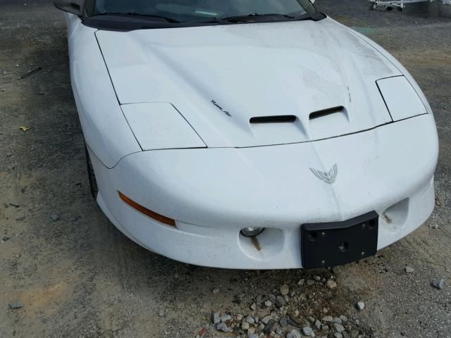 2G2FV22P8V2231692 - 1997 PONTIAC FIREBIRD F WHITE photo 9