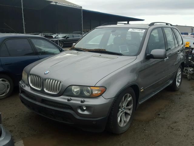 5UXFB53526LV19226 - 2006 BMW X5 4.4I GRAY photo 2