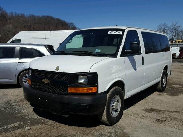 1GNZGXFA7C1126115 - 2012 CHEVROLET EXPRESS G3 WHITE photo 2