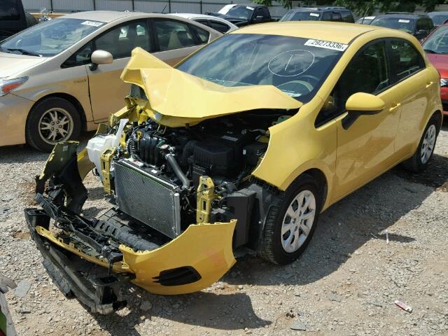 KNADM5A34G6569630 - 2016 KIA RIO LX YELLOW photo 2