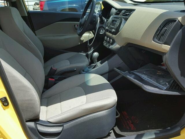 KNADM5A34G6569630 - 2016 KIA RIO LX Դեղին լուսանկար 5