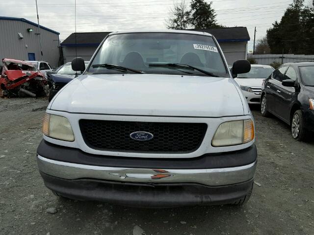 1FTRF17W62NB44759 - 2002 FORD F150 WHITE photo 9