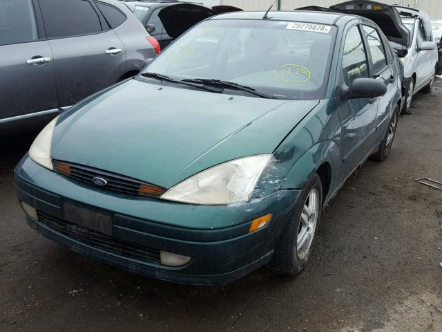 1FAFP3439YW166723 - 2000 FORD FOCUS SE GREEN photo 2