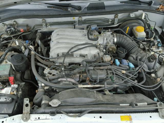 JNRDR09XX2W213674 - 2002 INFINITI QX4 SILVER photo 7