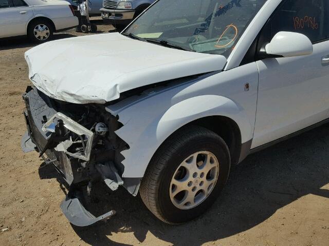 5GZCZ53465S819569 - 2005 SATURN VUE WHITE photo 9