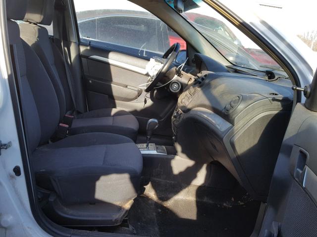 KL1TD5DE5AB107238 - 2010 CHEVROLET AVEO LS WHITE photo 5