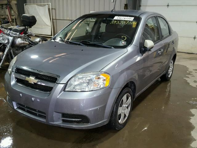 KL1TD5DE2AB119296 - 2010 CHEVROLET AVEO LS GRAY photo 2