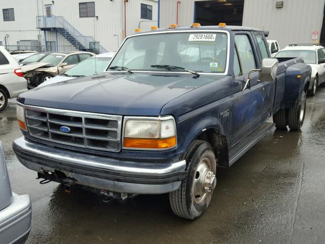 1FTJX35GXPKA67713 - 1993 FORD F350 BLUE photo 2