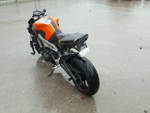 JYARN33E9EA004076 - 2014 YAMAHA FZ09 ORANGE photo 3