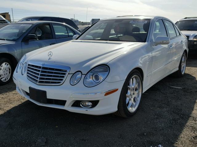 WDBUF22X98B270641 - 2008 MERCEDES-BENZ E 320 CDI WHITE photo 2