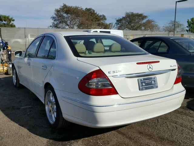 WDBUF22X98B270641 - 2008 MERCEDES-BENZ E 320 CDI WHITE photo 3