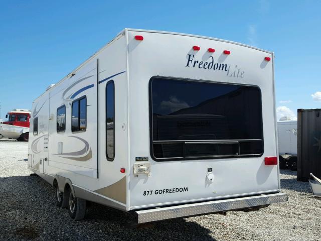 4YDT281298S430435 - 2008 KEYSTONE FREEDOM WHITE photo 3