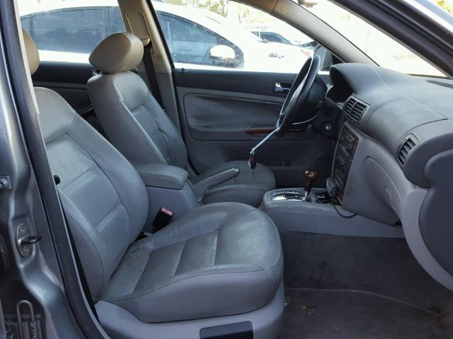 WVWWH63B14E214538 - 2004 VOLKSWAGEN PASSAT GLX 银色 照片 5