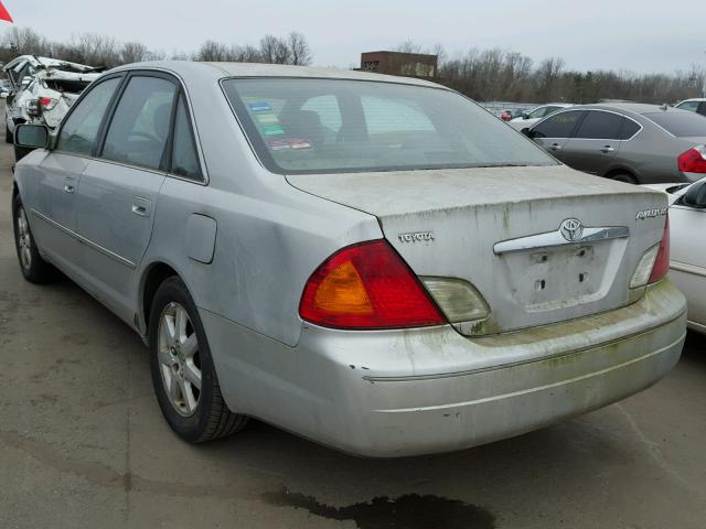 4T1BF28B12U213040 - 2002 TOYOTA AVALON XL SILVER photo 3