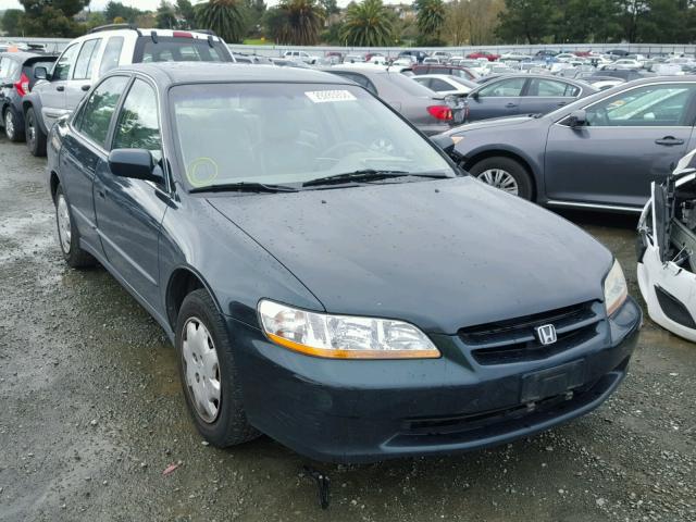 1HGCG5641WA124461 - 1998 HONDA ACCORD LX GREEN photo 1