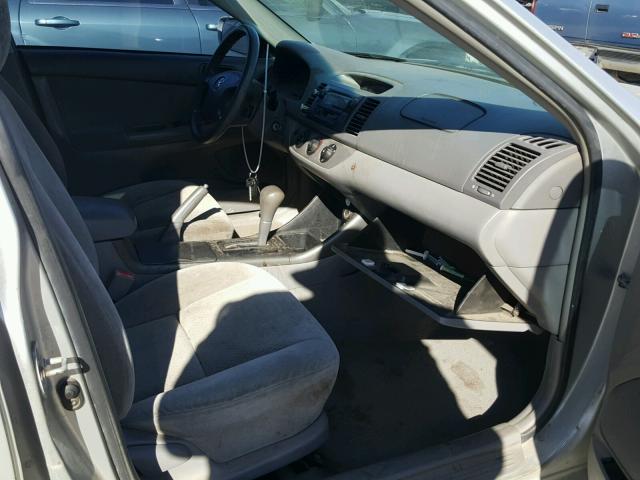 4T1BE32K52U525122 - 2002 TOYOTA CAMRY LE SILVER photo 5