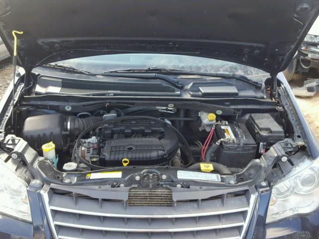 2A4RR7DX2AR398732 - 2010 CHRYSLER TOWN & COU BLUE photo 7