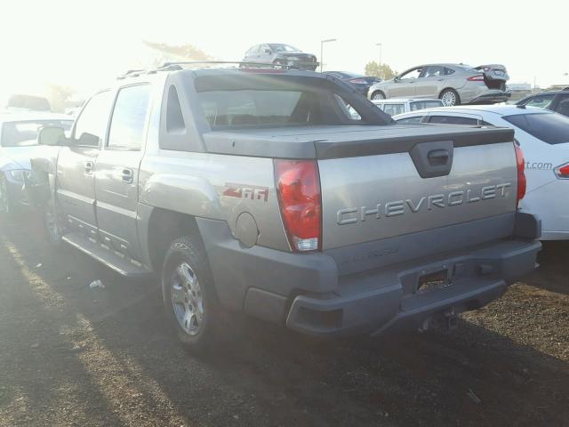 3GNEC13TX2G227341 - 2002 CHEVROLET AVALANCHE GRAY photo 3