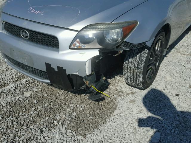 JTKDE177450009523 - 2005 SCION TC SILVER photo 9