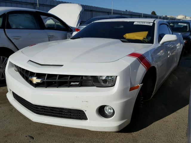 2G1FT1EW1D9167511 - 2013 CHEVROLET CAMARO 2SS WHITE photo 2