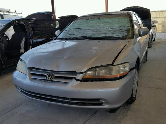 1HGCG56432A040653 - 2002 HONDA ACCORD LX SILVER photo 2