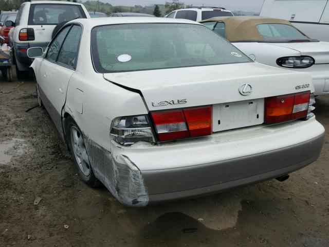 JT8BF28G6X0217081 - 1999 LEXUS ES 300 WHITE photo 3