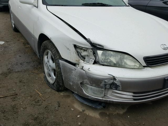 JT8BF28G6X0217081 - 1999 LEXUS ES 300 WHITE photo 9