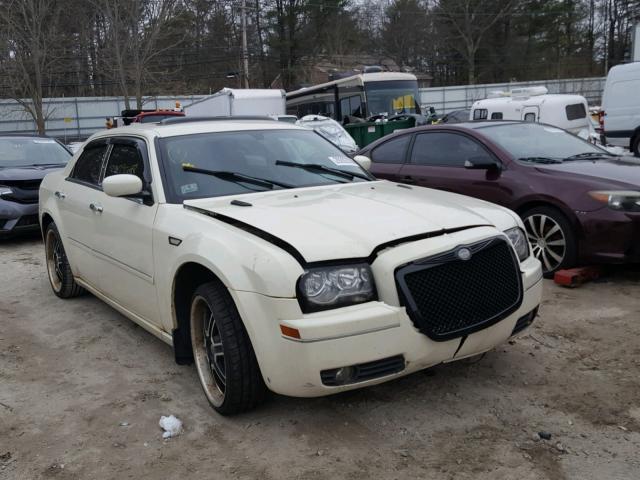 2C3KA53G56H519176 - 2006 CHRYSLER 300 TOURIN WHITE photo 1