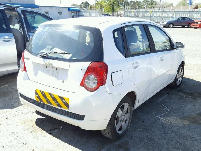 KL1TD66E89B673084 - 2009 CHEVROLET AVEO LS WHITE photo 4