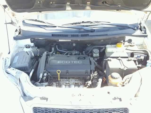 KL1TD66E89B673084 - 2009 CHEVROLET AVEO LS WHITE photo 7