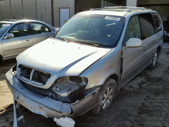 KNDUP131546551616 - 2004 KIA SEDONA EX SILVER photo 2