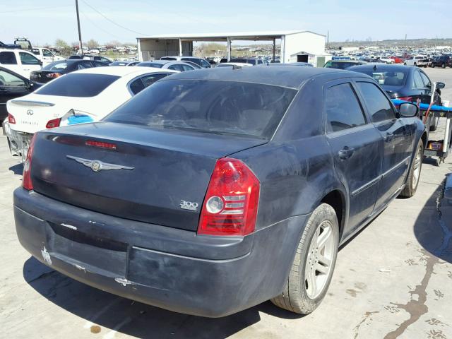 2C3KA53G98H188587 - 2008 CHRYSLER 300 TOURIN GRAY photo 4