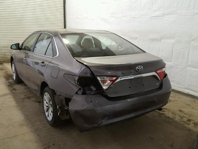 4T4BF1FK5FR452034 - 2015 TOYOTA CAMRY LE GRAY photo 3