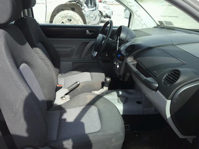 3VWBC21C3XM459354 - 1999 VOLKSWAGEN NEW BEETLE 白色 照片 5