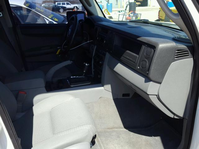 1J8HG48K36C342506 - 2006 JEEP COMMANDER WHITE photo 5
