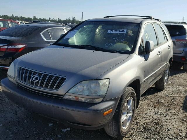 JTJGF10U910095470 - 2001 LEXUS RX 300 SILVER photo 2