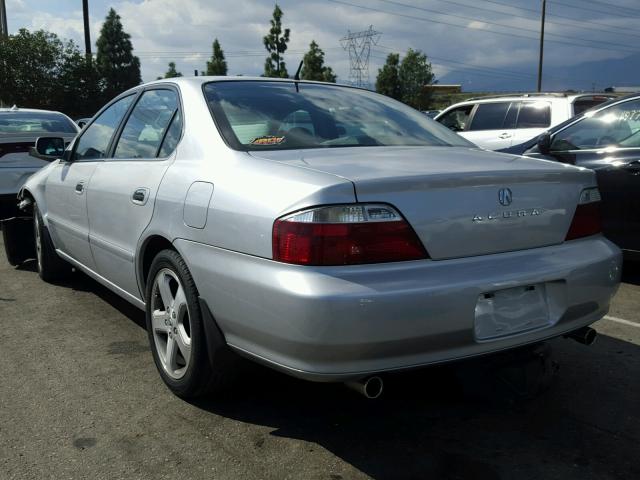 19UUA56933A010636 - 2003 ACURA 3.2TL TYPE SILVER photo 3