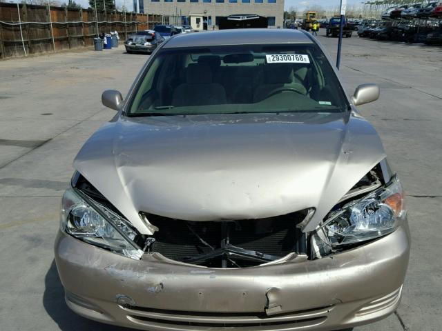 4T1BE30K54U918933 - 2004 TOYOTA CAMRY LE GOLD photo 9