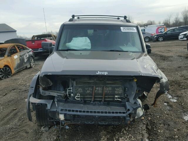 1J8HG58N46C299200 - 2006 JEEP COMMANDER BROWN photo 9