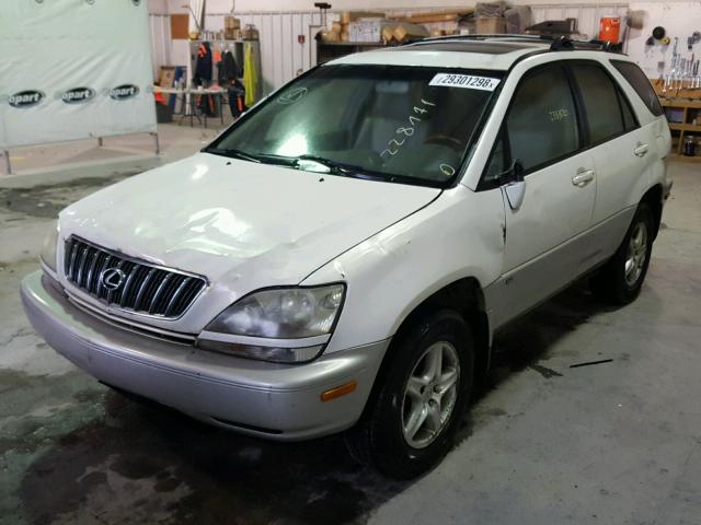 JTJHF10U210228171 - 2001 LEXUS RX 300 WHITE photo 2