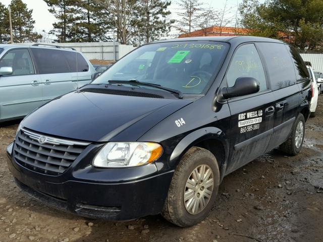 1A4GP45R26B670066 - 2006 CHRYSLER TOWN & COU BLACK photo 2