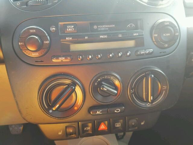 3VWCC21CX1M405108 - 2001 VOLKSWAGEN NEW BEETLE 黑色 照片 9