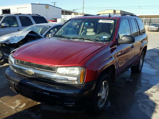 1GNDS13S572221954 - 2007 CHEVROLET TRAILBLAZE RED photo 2