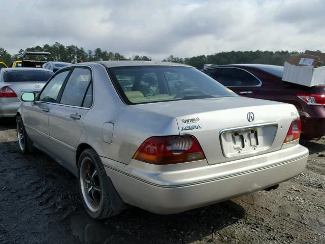 JH4KA9642WC002441 - 1998 ACURA 3.5RL SILVER photo 3