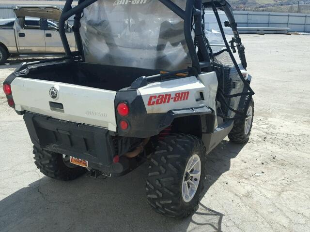 3JBKKAN29FJ000267 - 2015 CAN-AM COMMANDER WHITE photo 4